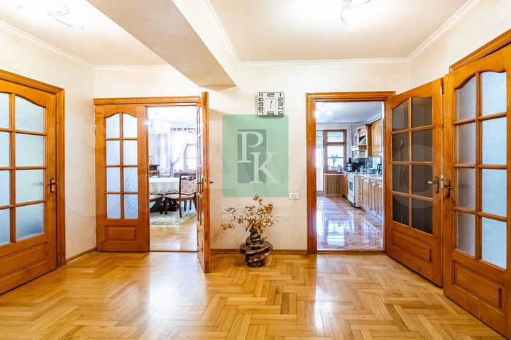 5-к. квартира, 146,8 м², 4/5 эт.