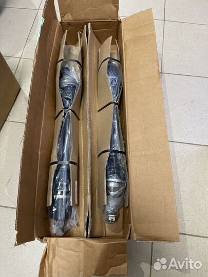 Привод передний 202-352F-01B.001 1333431, 1333802