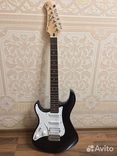 Леворукая электрогитара Yamaha Pacifica и комбик