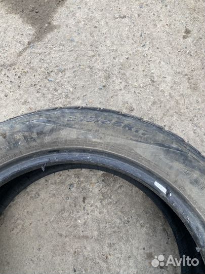 Roadstone Winguard Ice 215/55 R17