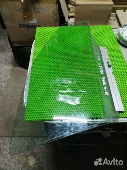 Переднее правое стекло opel astra H