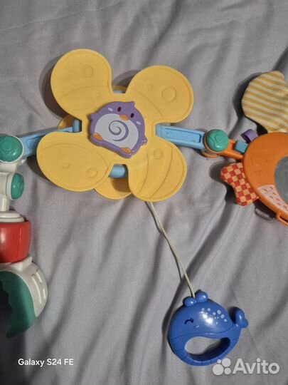 Дуга с игрушками