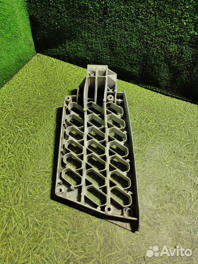 Подножка кабины левая Volvo FH 2013 82171603