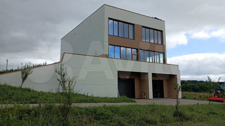 Дом 432 м² на участке 1,5 га