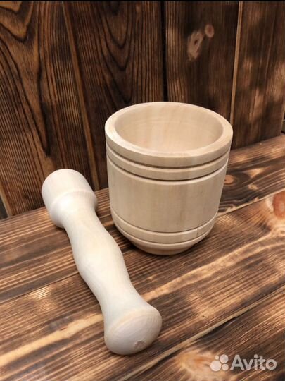 Деревянна ступка с пестком для специй