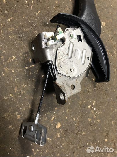 Ручник Nissan Tiida 1