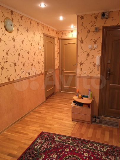 4-к. квартира, 100 м², 1/5 эт.