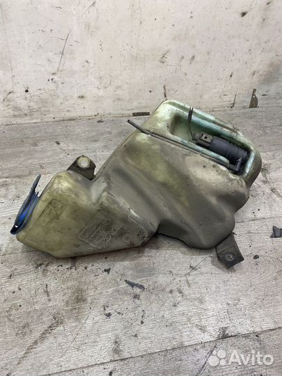 Бачок омывателя лобового стекла Audi A6