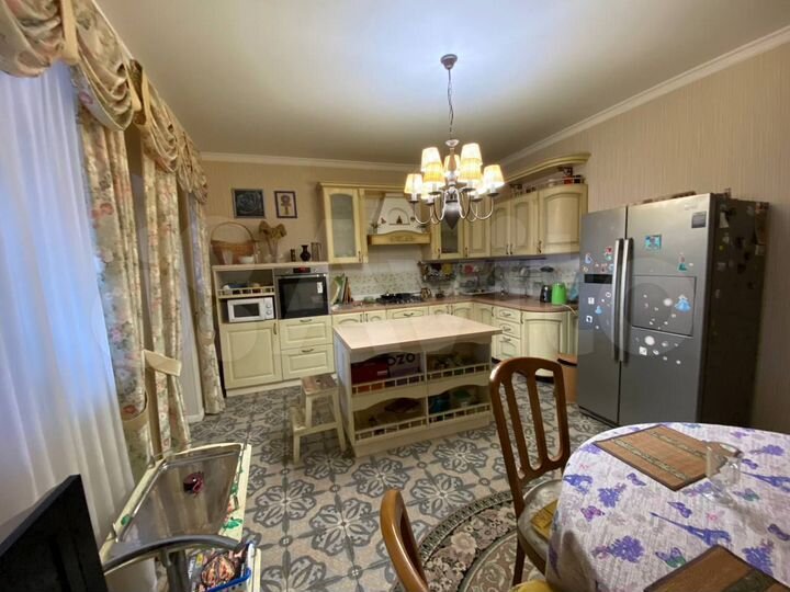 Дом 186,2 м² на участке 7 сот.