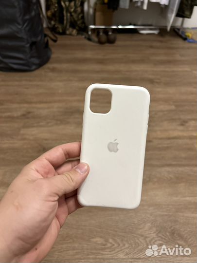 Чехол на iPhone 11