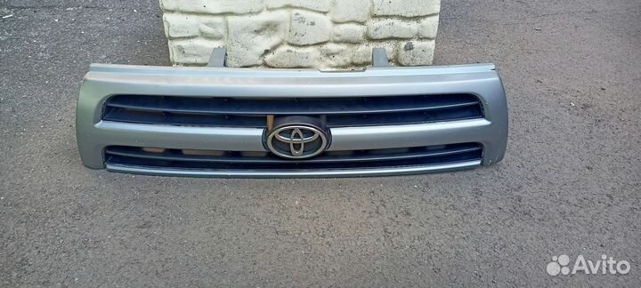 Решетка радиатора Toyota Hilux Surf 185