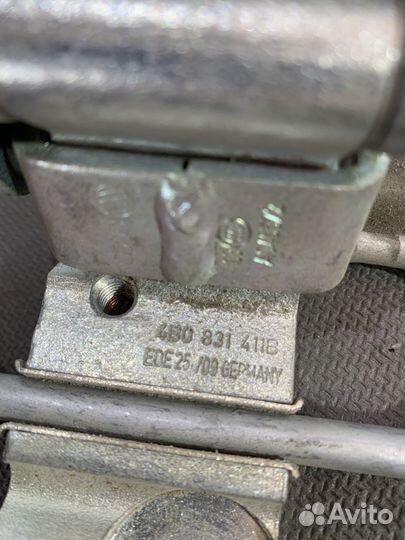 Петля двери передней левой нижняя Audi A6 C5