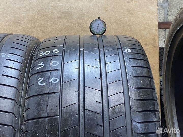 Pirelli P Zero PZ4 305/30 R20