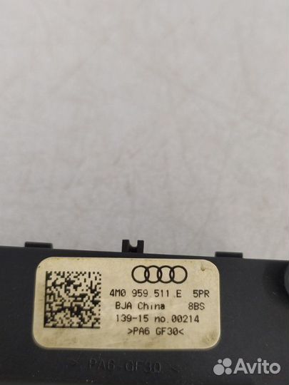 Кнопка управления подвеской задняя левая Audi Q7