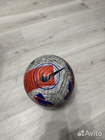 Футбольный мяч Nike