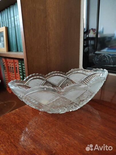 Хрустальная ваза и салатник