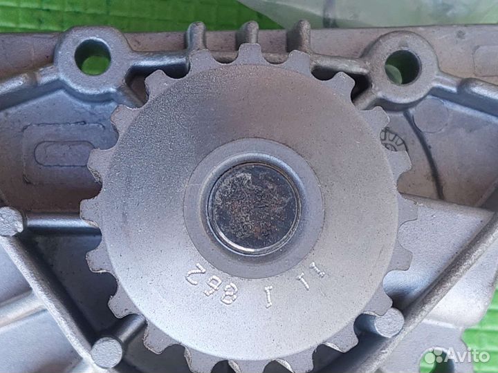 Насос водяной Peugeot 407