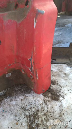 Корпус подножки левый мерседес актрос