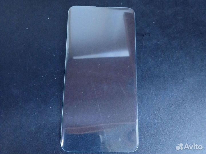 Защитное стекло на Samsung Galaxy S10E