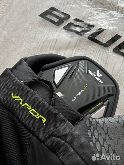 Форма хоккейная(щитки, шайбы, краги, клюшки)