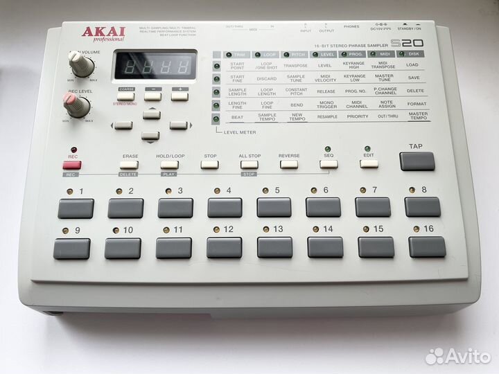 Akai s20