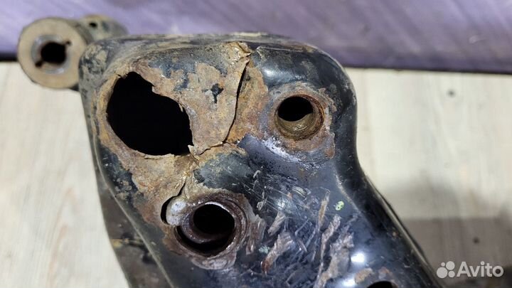 Подрамник Балка подмоторная Nissan primera P12