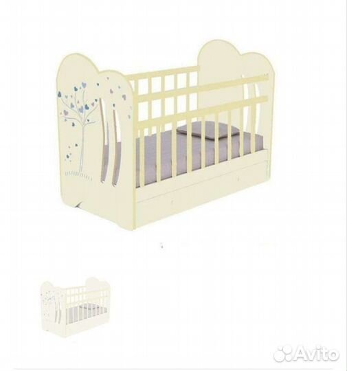 Детская кроватка с маятником