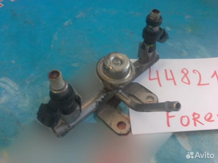 Рейка топливная (рампа) Subaru Forester (S11) 2002