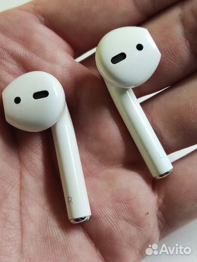 Беспроводные наушники apple airpods 1