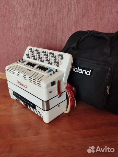 Баян Roland fr-3XB WH