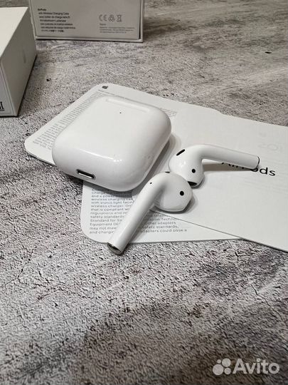 Apple AirPods 2 (1:1) + Чехол в подарок
