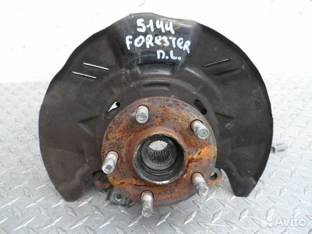 Кулак поворотный левый Subaru Forester 3 SH