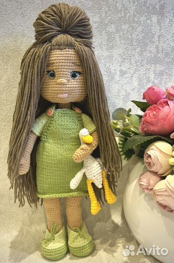 Вязанная кукла ручной работы
