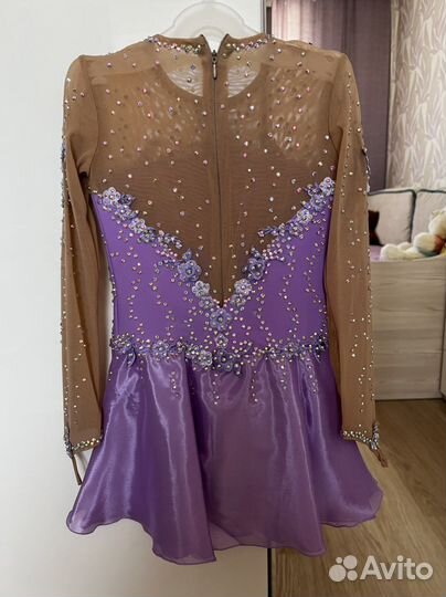 Платье для выступлений фигурного катания