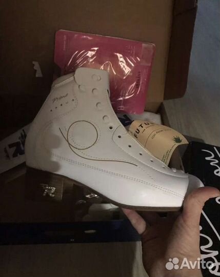 Коньки для фигурного катания