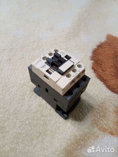 Контактор LC1D12M7 Schneider Electric