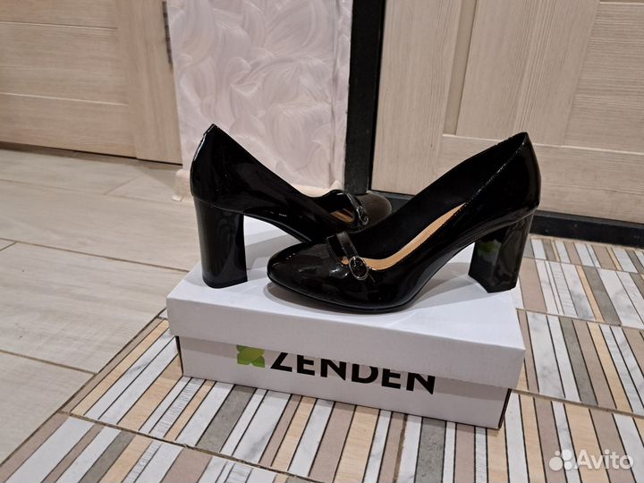 Туфли женские 39 размер черные