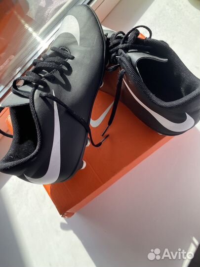 Футбольные бутсы Nike