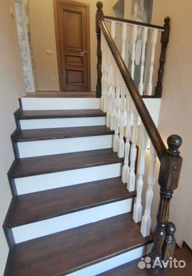 Деревянная лестница. Под ключ