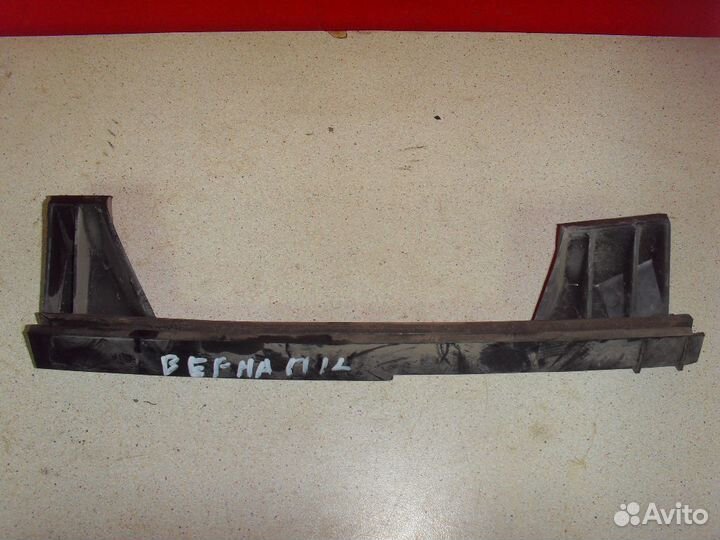 Направляющая стекла двери 825501E000 Hyundai Verna