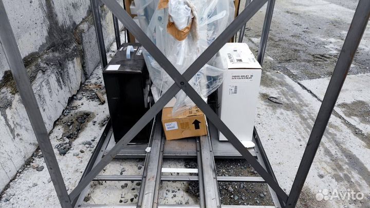 Мотор лодочный Suzuki DF325ATX белый, в наличии