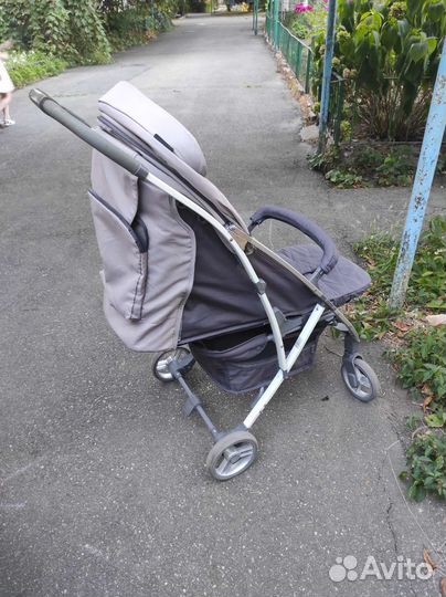 Прогулочная коляска