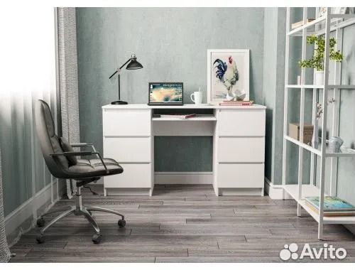 Стол письменный 