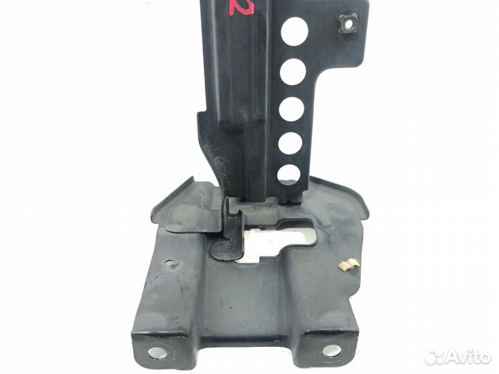 Стойка замка капота передняя Nissan Fuga KY51