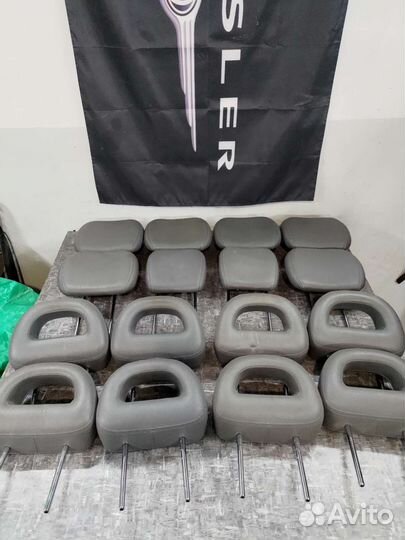 Подголовники крайслер Вояджер караван 4