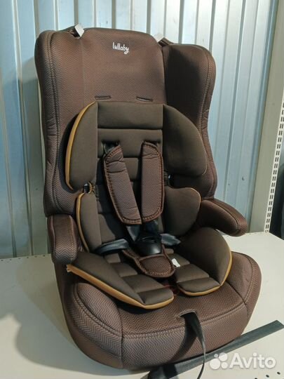 Автокресло с вкладышем с 8 месяцев до 12 лет