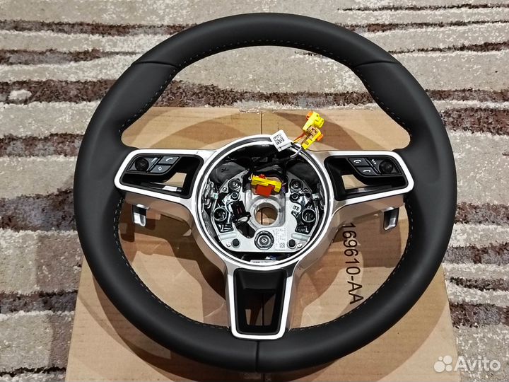 Новый кожаный руль Porsche Macan