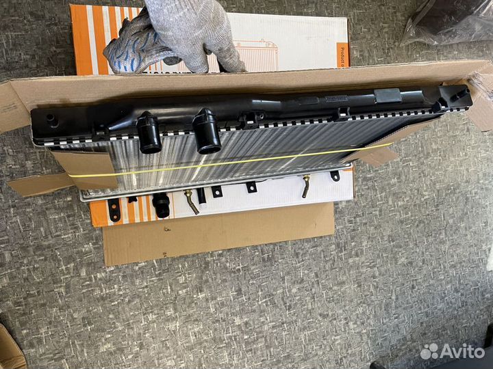 Радиатор охлаждения Honda Civic 4D