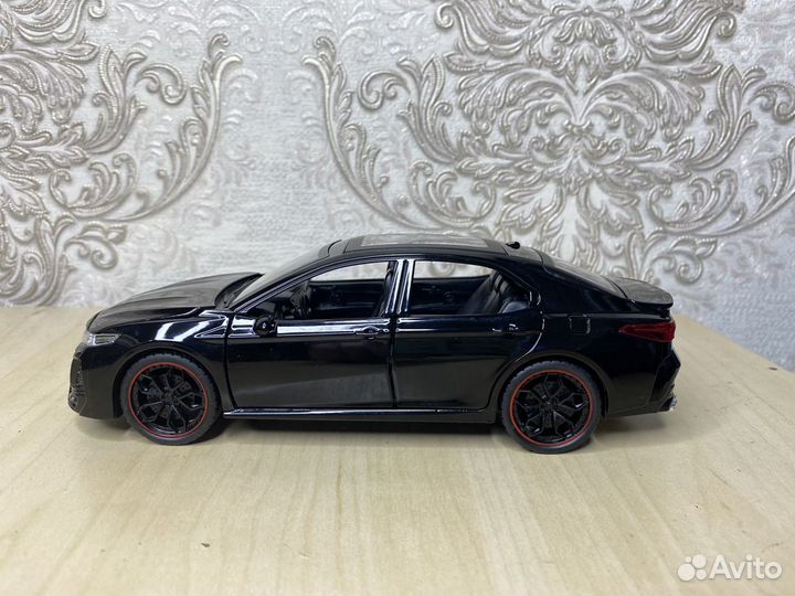 Модель Toyota Camry Khann 1:24/Тойота Камри Кханн