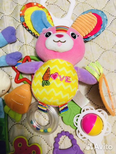 Игрушки-подвески,погремушки,прорезыватели